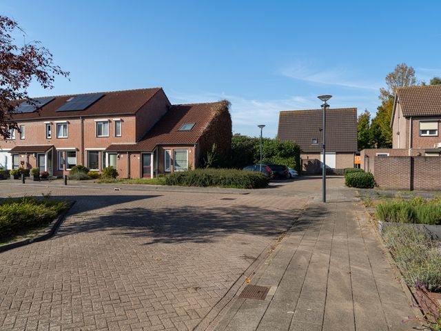 Lijster 48, Sprang-Capelle