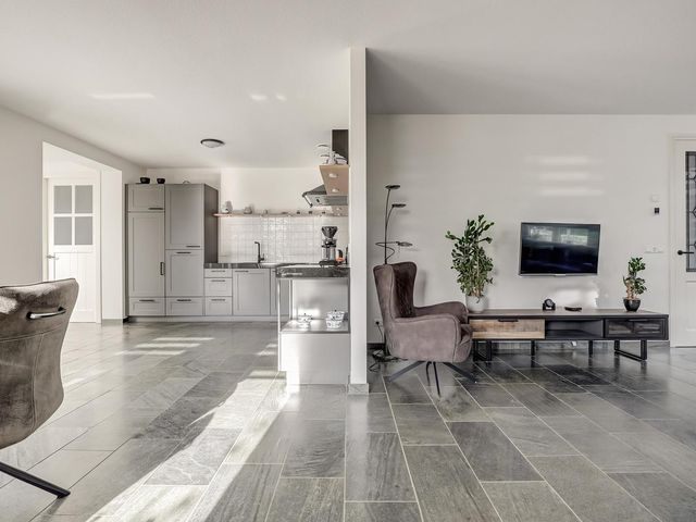 Lapjeskat 2, Kapelle