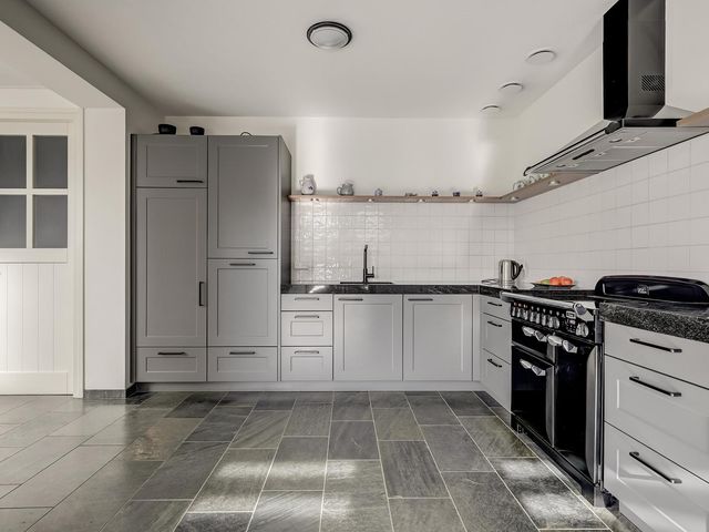 Lapjeskat 2, Kapelle