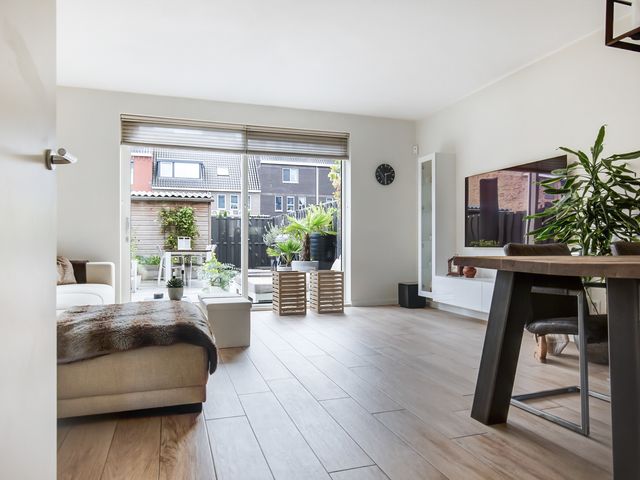Kalorama 128, Hoofddorp