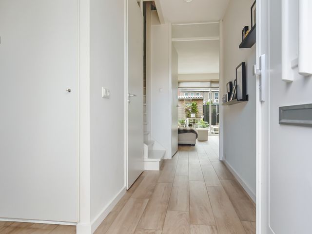 Kalorama 128, Hoofddorp