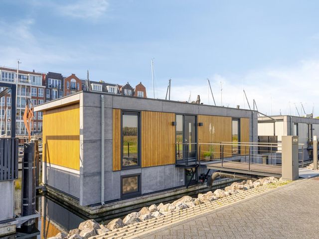 Zuiderzeekade 7, Bunschoten-Spakenburg