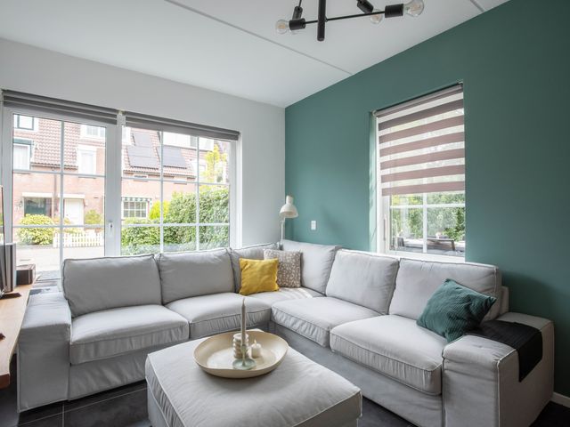Bandholm 87, Hoofddorp