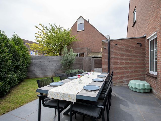 Bandholm 87, Hoofddorp