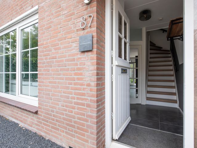 Bandholm 87, Hoofddorp