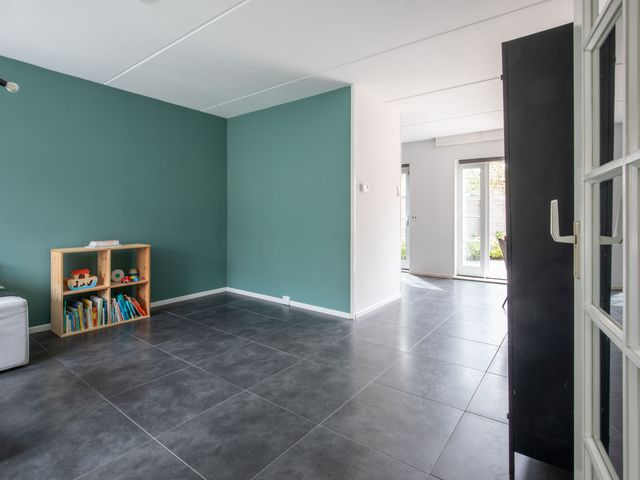 Bandholm 87, Hoofddorp