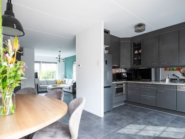 Bandholm 87, Hoofddorp