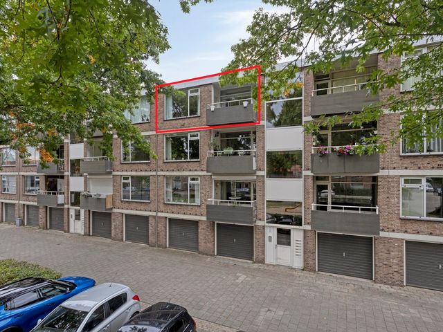 Burgemeester Ploegmakerslaan 99, Oss