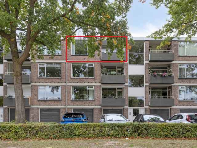 Burgemeester Ploegmakerslaan 99, Oss