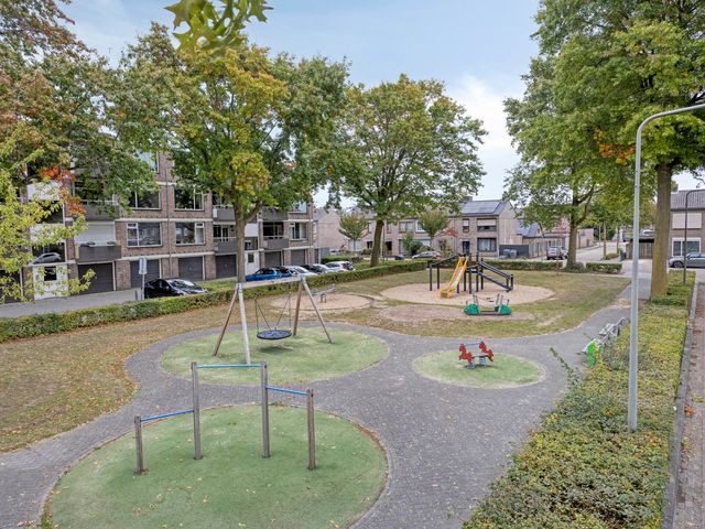 Burgemeester Ploegmakerslaan 99, Oss