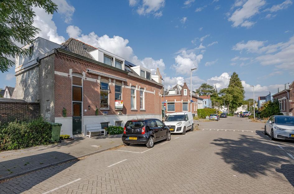Groote Lindtstraat 35