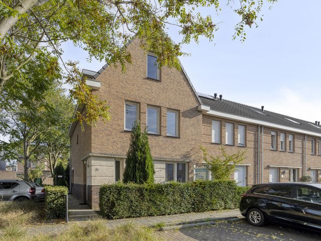 Pastoor Mulkenshof 21, Maastricht