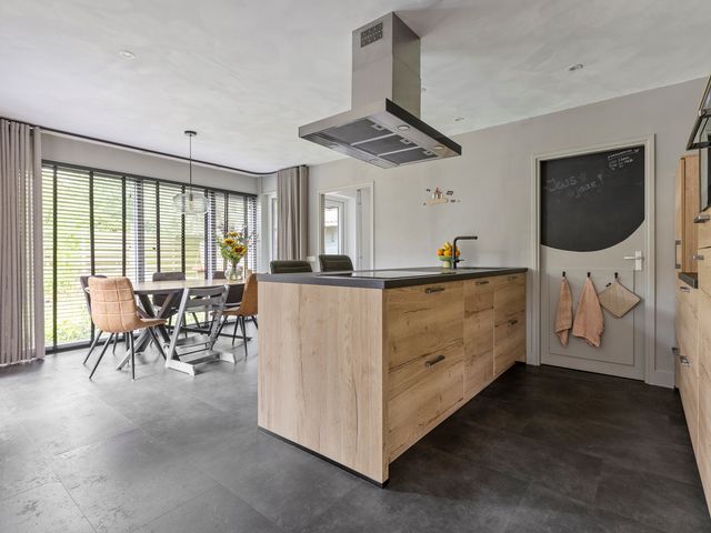 Sjallemastraat 16, Opende