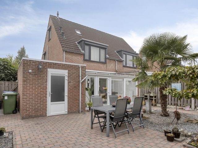 Trompstraat 9, Kloosterzande