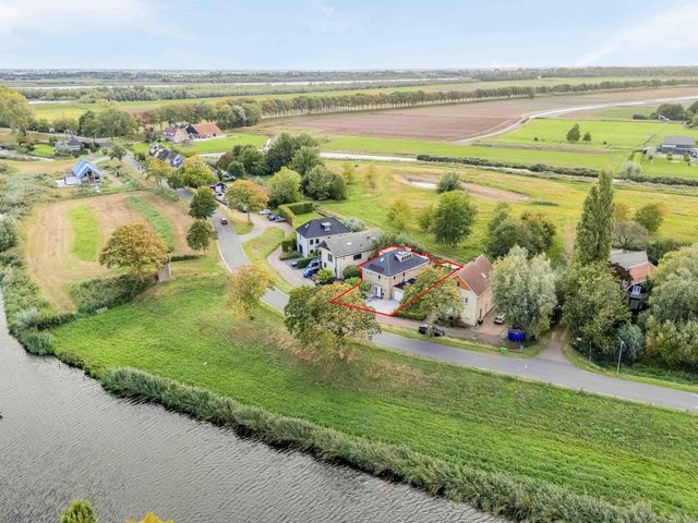 Koedood 33c, Rhoon