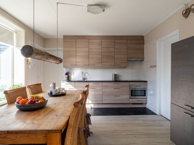 Oegemastraat 25, Genderen