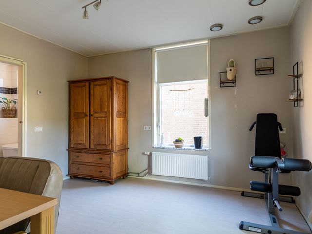 Oegemastraat 25, Genderen