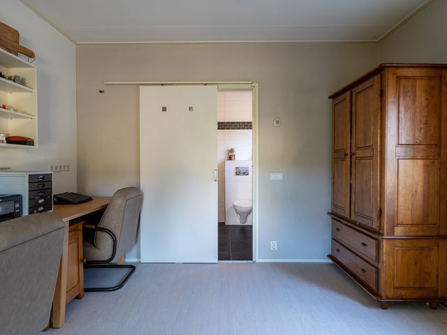 Oegemastraat 25, Genderen