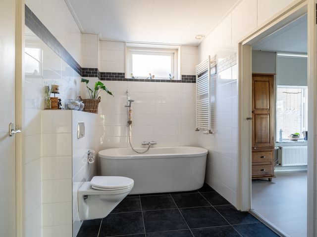 Oegemastraat 25, Genderen