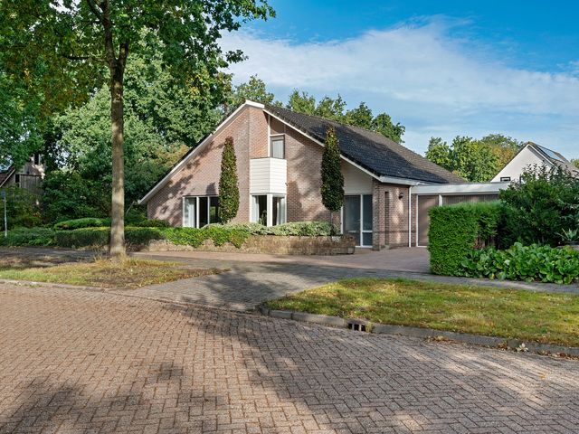 Kolfbaan 47, Burgum
