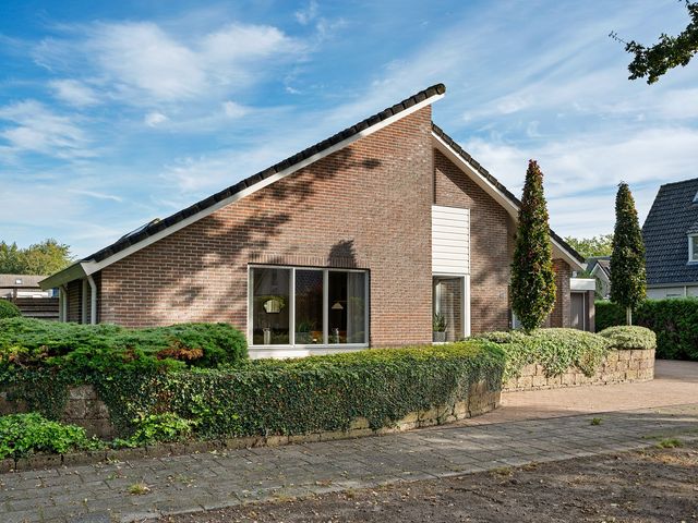Kolfbaan 47, Burgum
