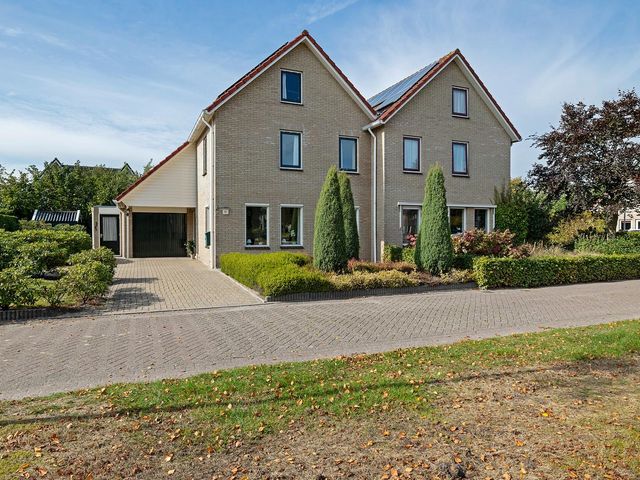 Braambos 10, Sleen