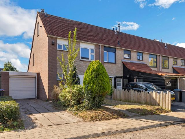 Kruisbooglaan 12, Oostvoorne