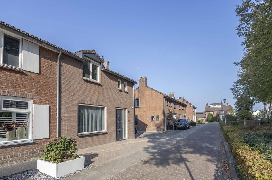 Kerkstraat 28