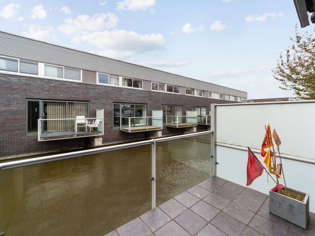Van Pomerenvaart 2, Den Haag