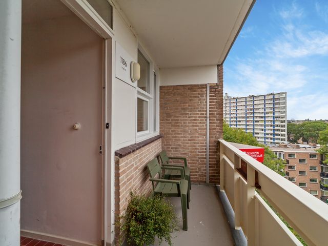 Isabellaland 1186, Den Haag