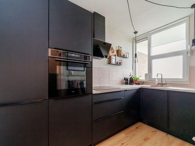 Isabellaland 1186, Den Haag