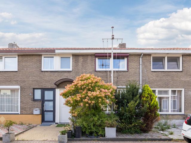 Beatrixstraat 37, Terneuzen