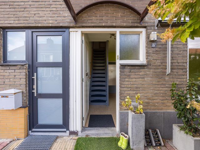 Beatrixstraat 37, Terneuzen
