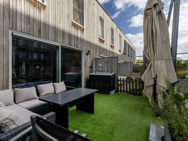 Hoge Schiehof 25, Rotterdam