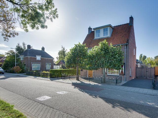 Walewegje 6, Strijen