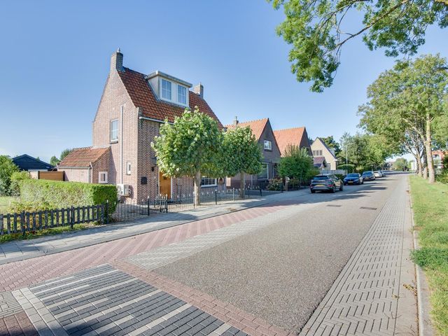 Walewegje 6, Strijen