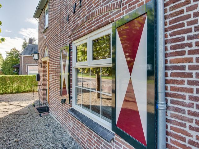 Walewegje 6, Strijen