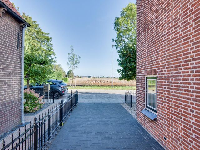Walewegje 6, Strijen