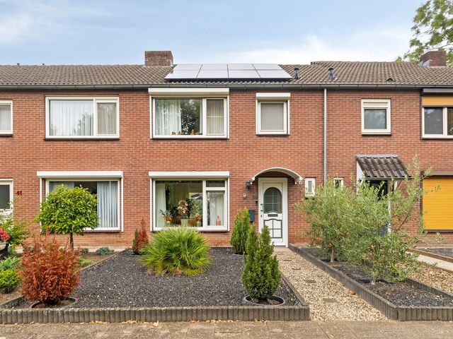 Bachlaan 39, Terneuzen