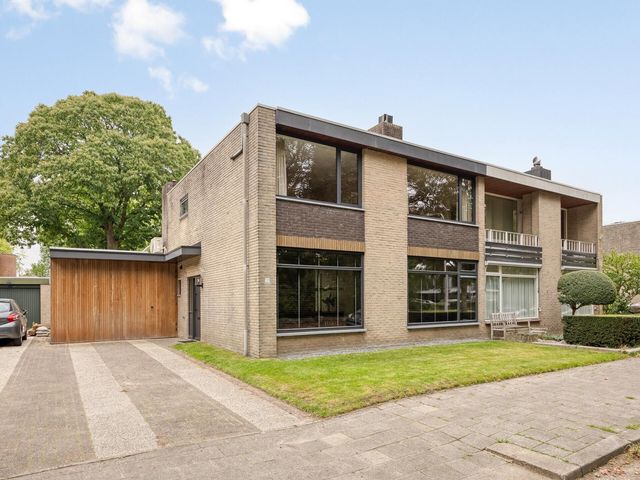 Schout Crillaertstraat 15, Tilburg