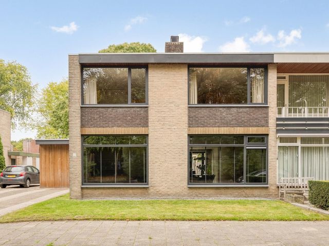 Schout Crillaertstraat 15, Tilburg