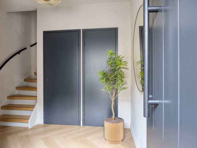 Schout Crillaertstraat 15, Tilburg