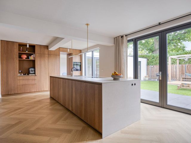 Schout Crillaertstraat 15, Tilburg