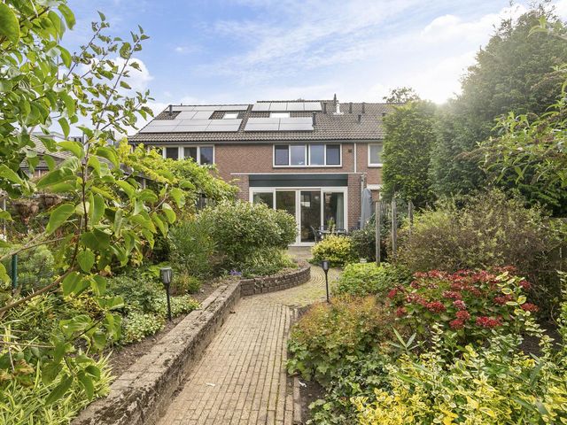 Dullert 69, Huissen