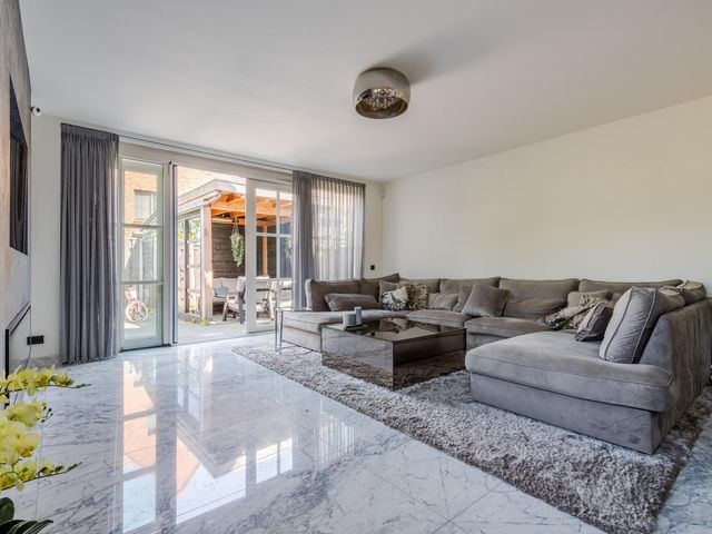 Laan van Buckingham 20, Hoofddorp
