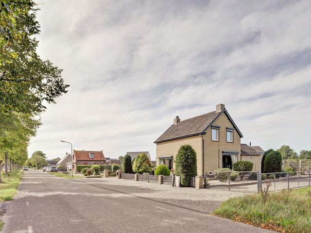Polderstraat 11, Sprundel