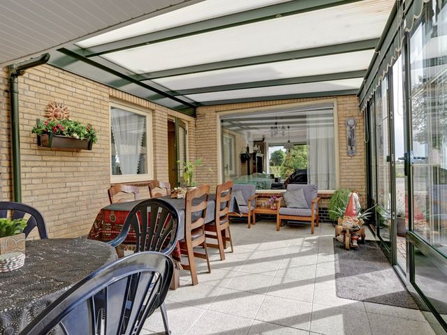 Polderstraat 11, Sprundel