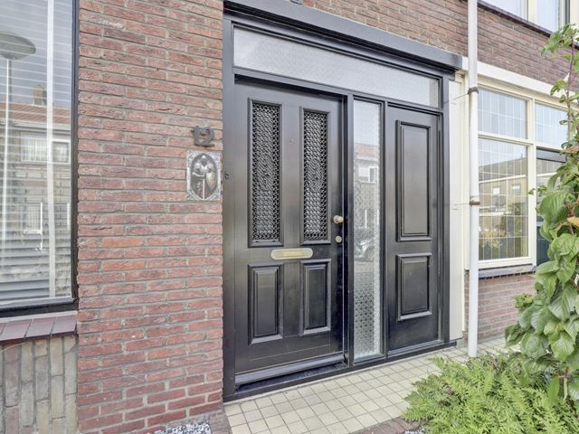 Witte de Withstraat 12, De Lier