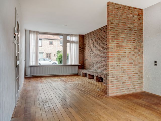 Troelstrastraat 16, Strijen