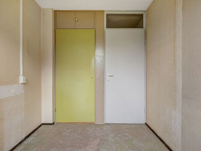 Troelstrastraat 16, Strijen